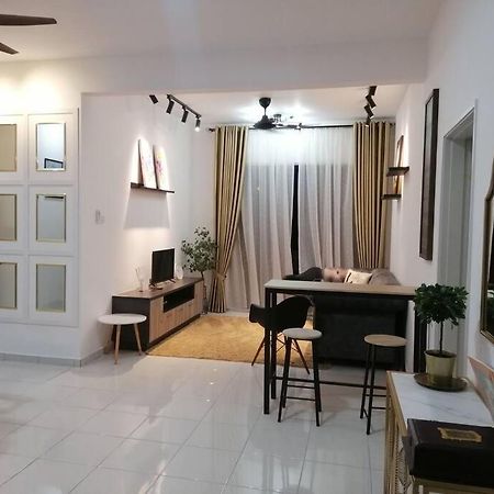 Homestay Casa Nur Iman @Adelia Kajang Bagian luar foto