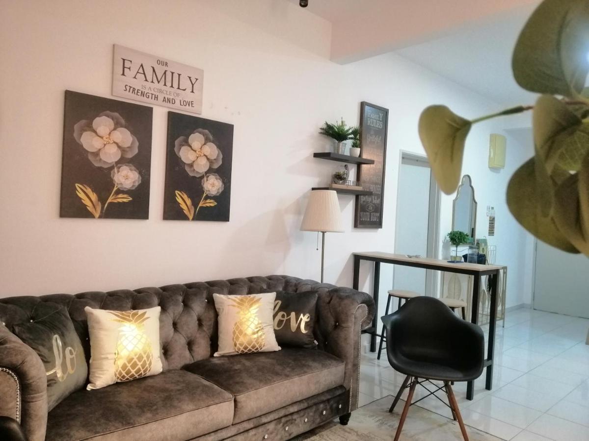 Homestay Casa Nur Iman @Adelia Kajang Bagian luar foto